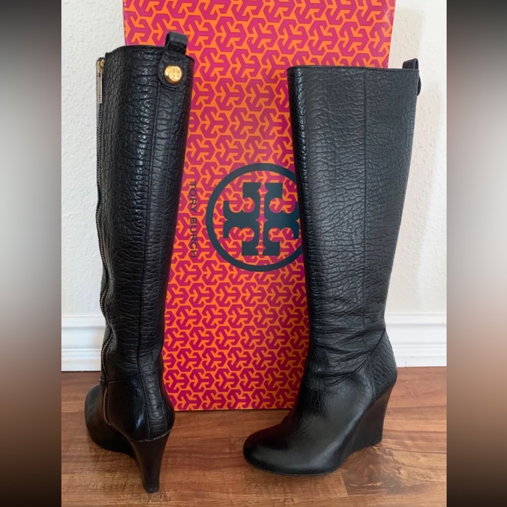 Tory Burch Dabney Textured Black Leather Tall Wedge Boots Sz 7 Original Box